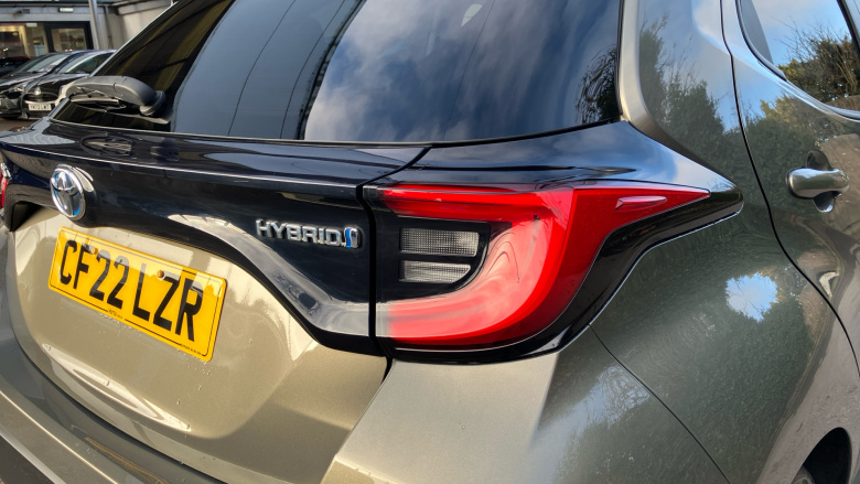 Toyota Yaris 1.5 Hybrid Design 5dr CVT Hybrid Hatchback